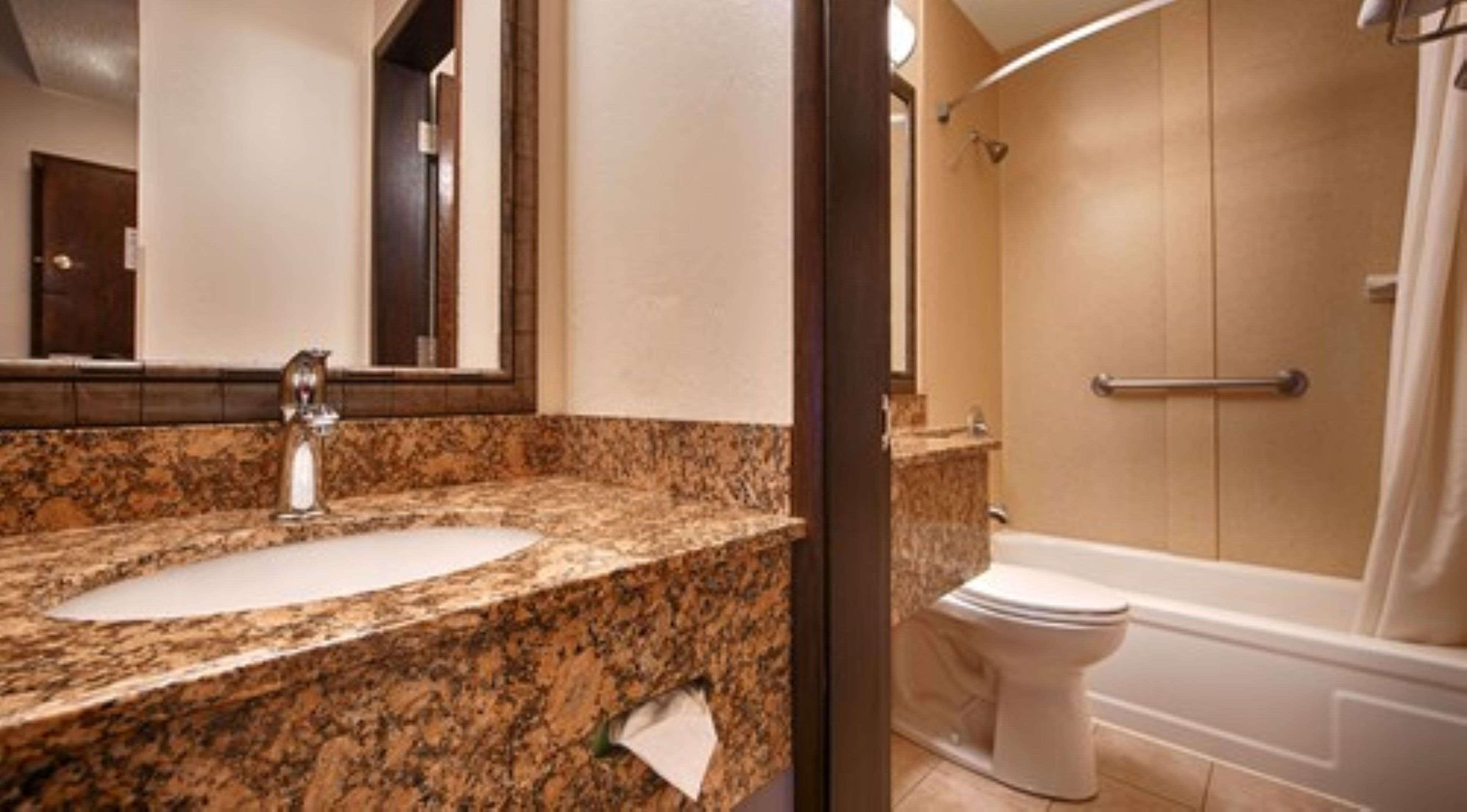 Best Western Plus Tree House 4*